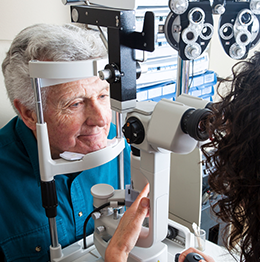 Signs indicating cancer in the eyes. Symptoms of various types of cancer can be diagnosed early with a fundus examination.