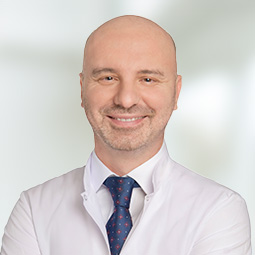 Göz Hastalıkları Uzmanı Doz. Dr. Selim Demir